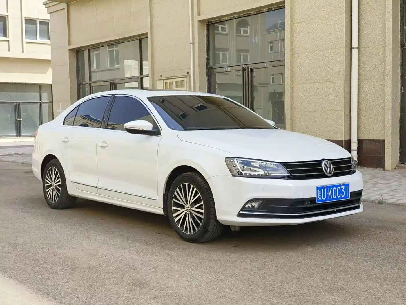 Volkswagen Sagitar 2017 230TSI Automatic Luxury