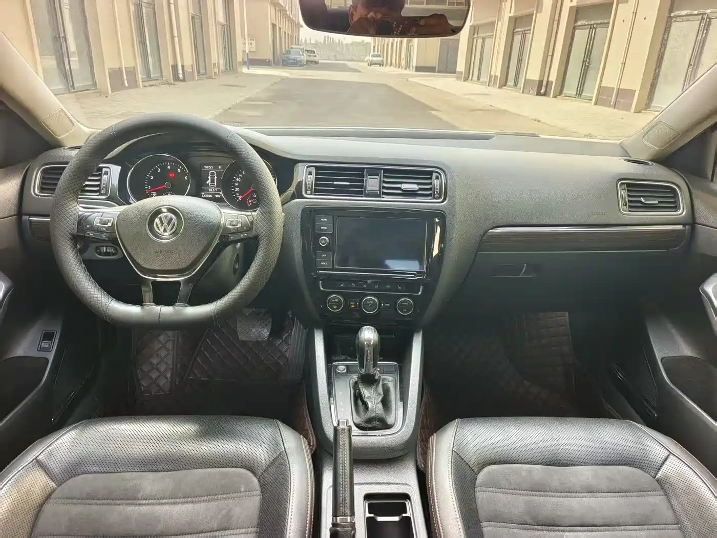 Volkswagen Sagitar 2017 230TSI Automatic Luxury