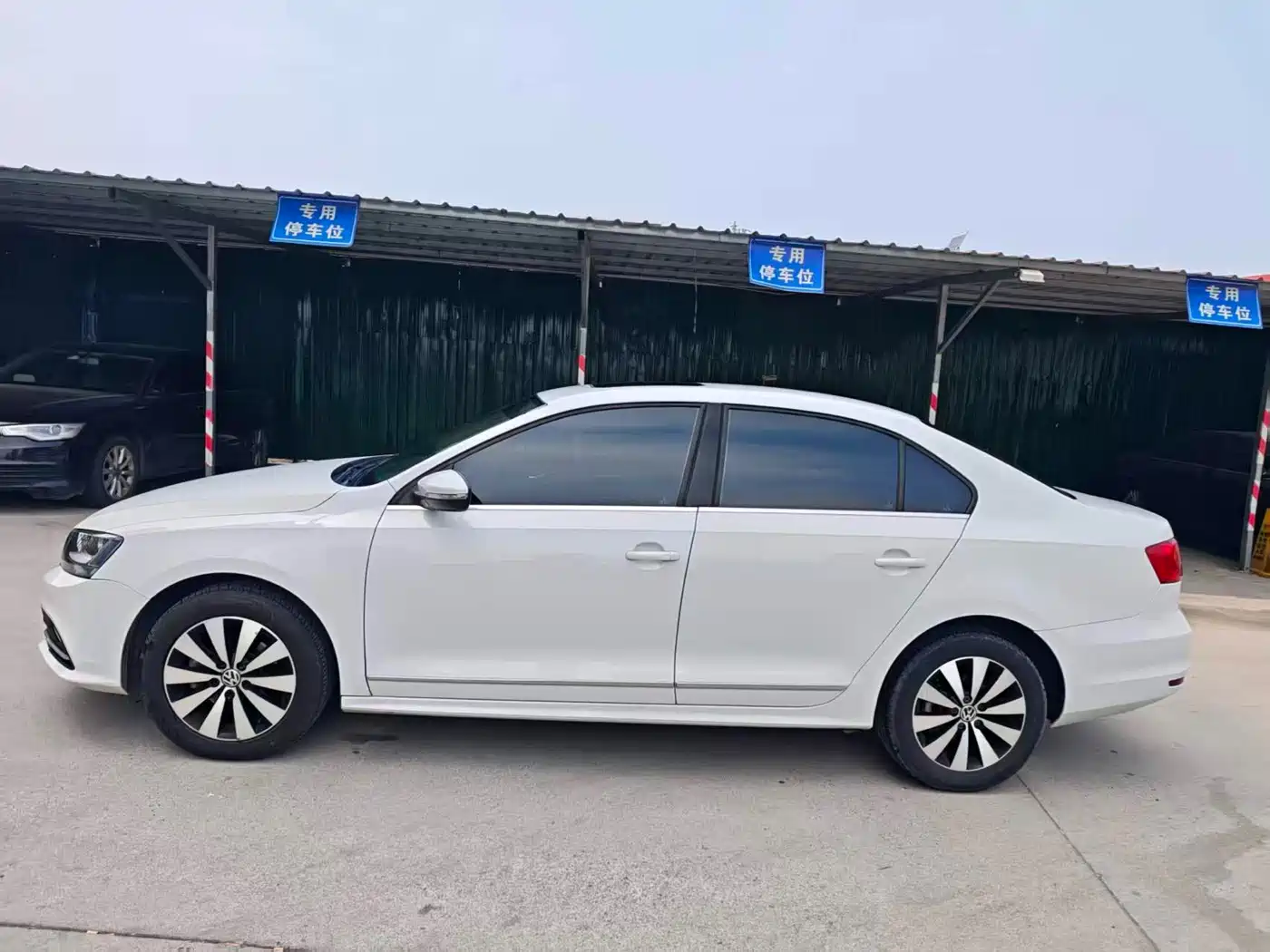Volkswagen Sagitar 2018 1.6L Automatic Comfort