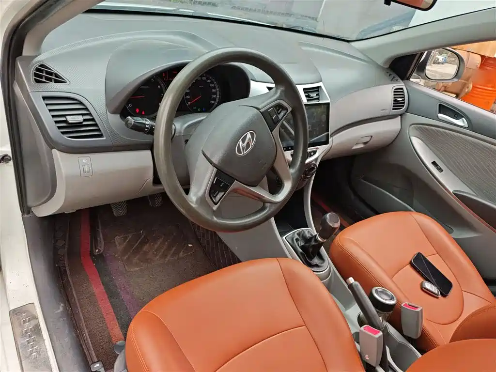 Hyundai Verna 2014 1.4L Manual Top TOP