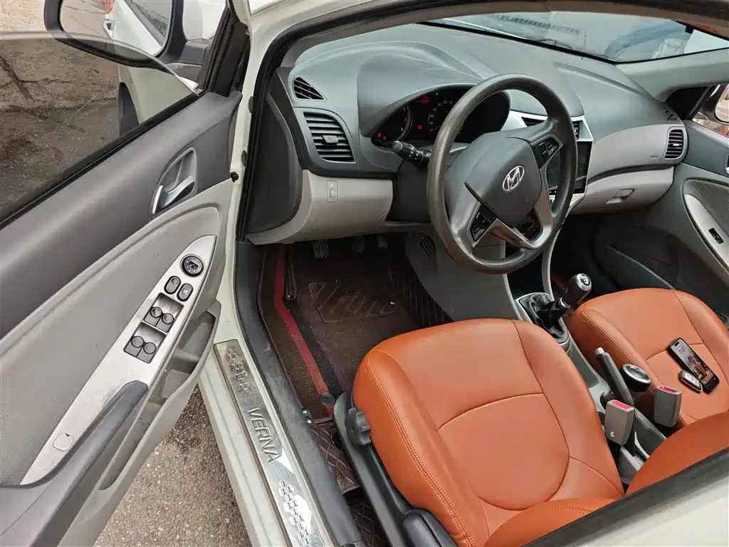 Hyundai Verna 2014 1.4L Manual Top TOP
