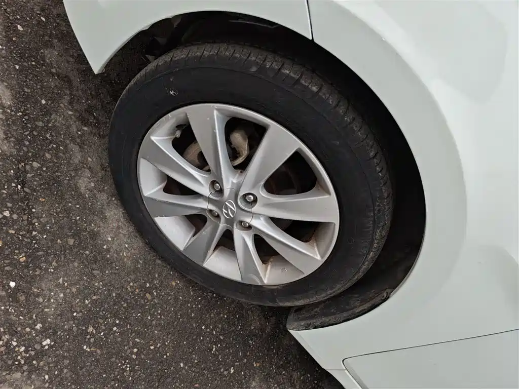 Hyundai Verna 2014 1.4L Manual Top TOP