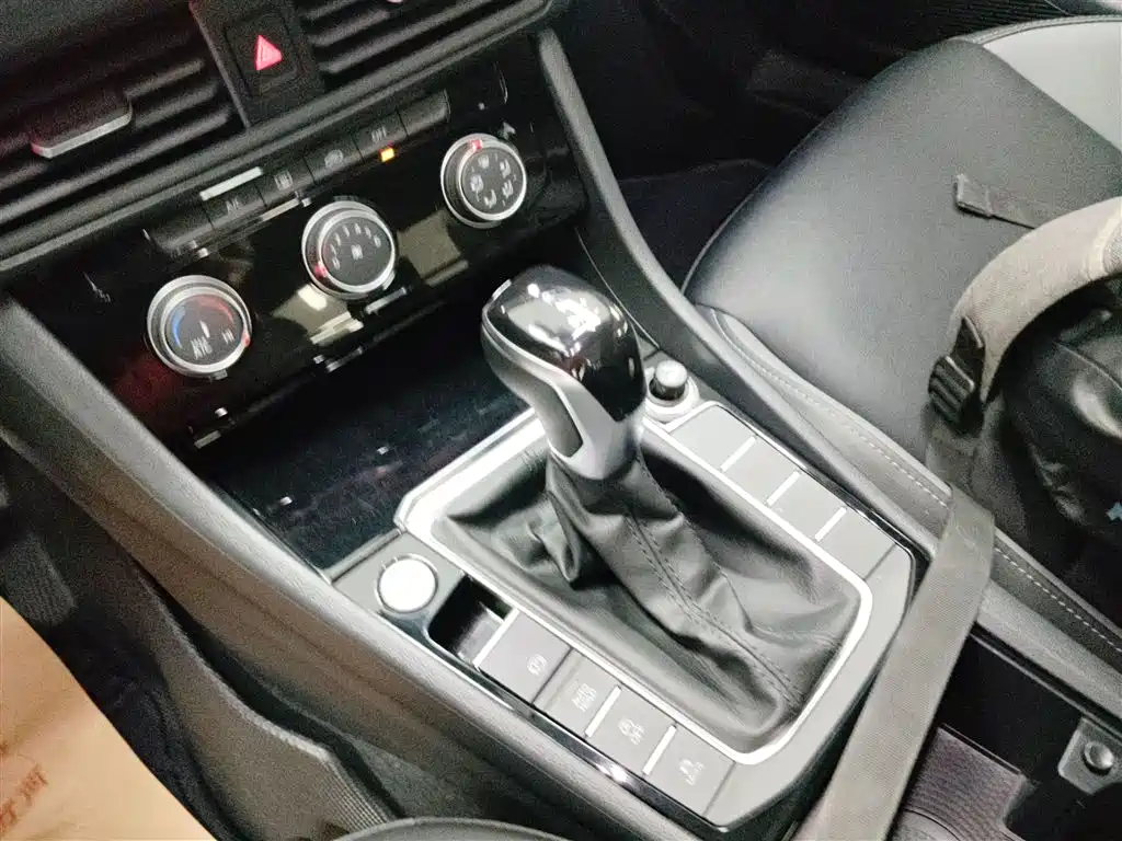 Volkswagen Sagitar 2021 280TSI DSG Comfort Smart Connect Edition
