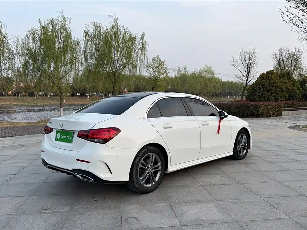 Mercedes-Benz Mercedes-Benz A-Class 2021 A 180 L Sports Sedan