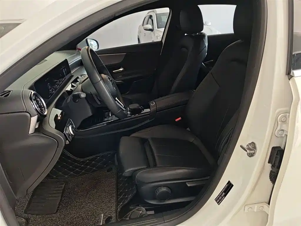 Mercedes-Benz Mercedes-Benz A-Class 2021 A 180 L Sports Sedan