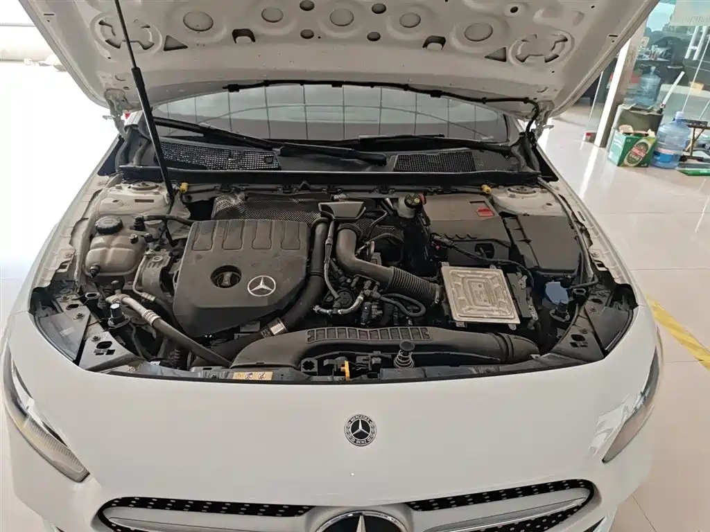 Mercedes-Benz Mercedes-Benz A-Class 2021 A 180 L Sports Sedan