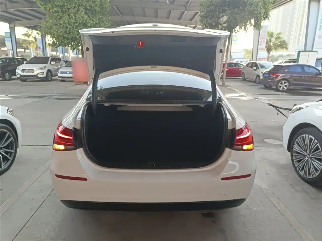 Mercedes-Benz Mercedes-Benz A-Class 2019 A 180 L