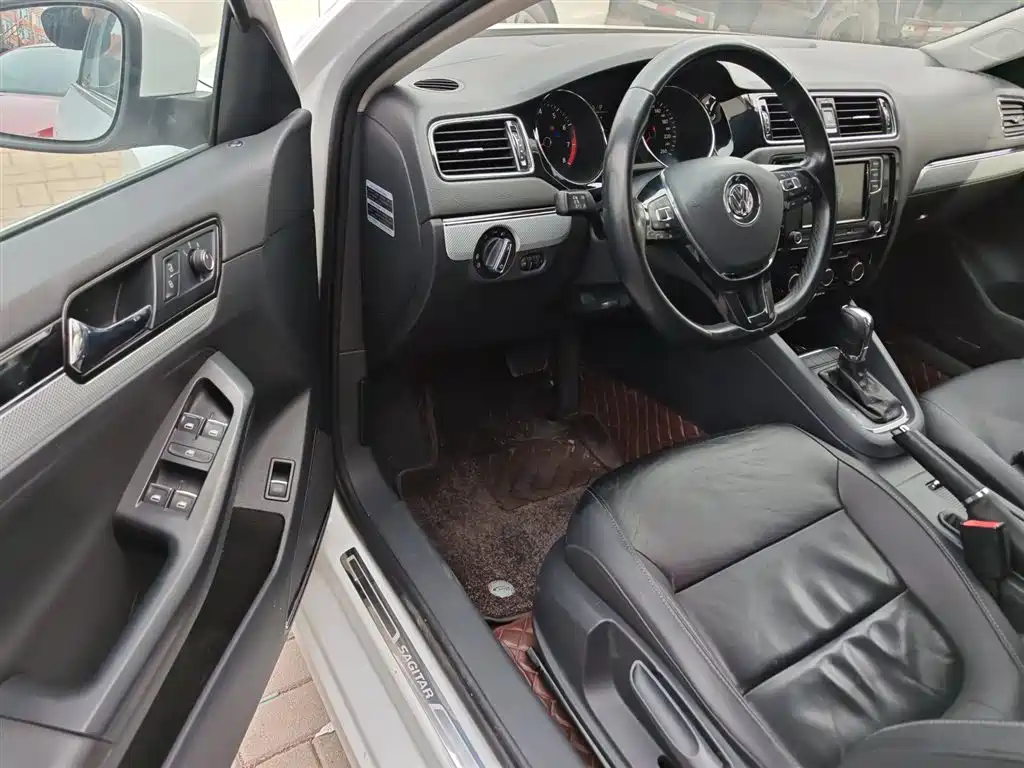 Volkswagen Sagitar 2017 1.6L Automatic Comfort