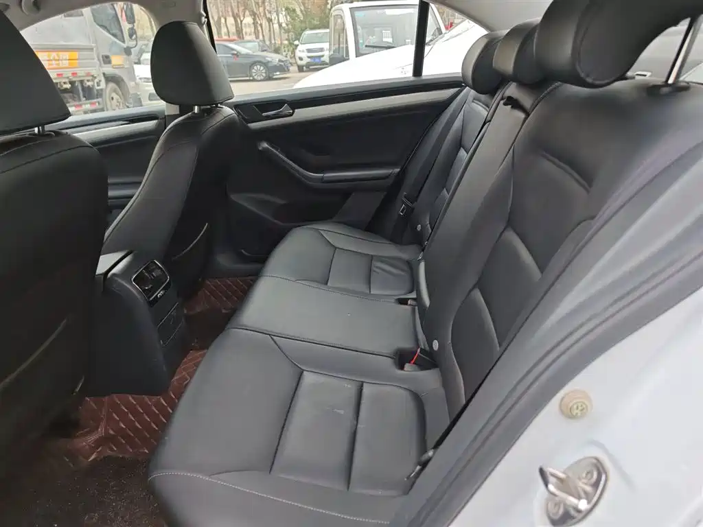 Volkswagen Sagitar 2017 1.6L Automatic Comfort