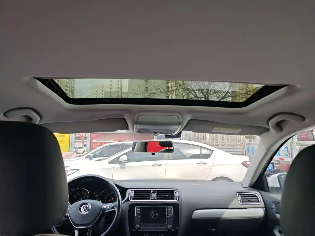 Volkswagen Sagitar 2017 1.6L Automatic Comfort