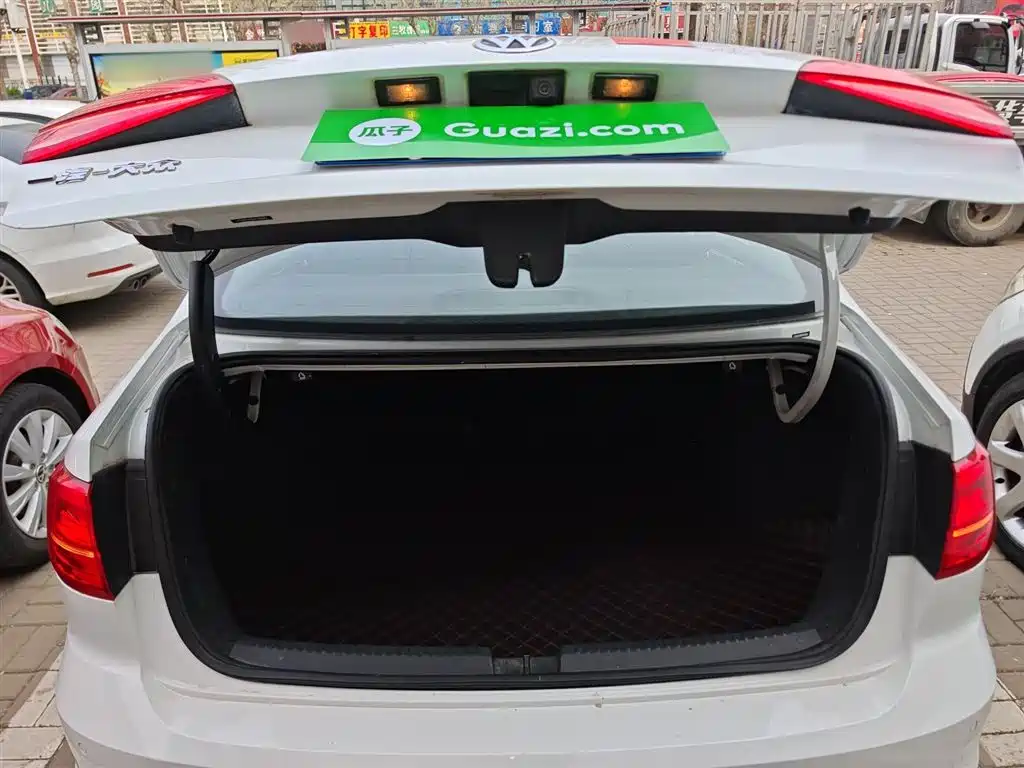 Volkswagen Sagitar 2017 1.6L Automatic Comfort