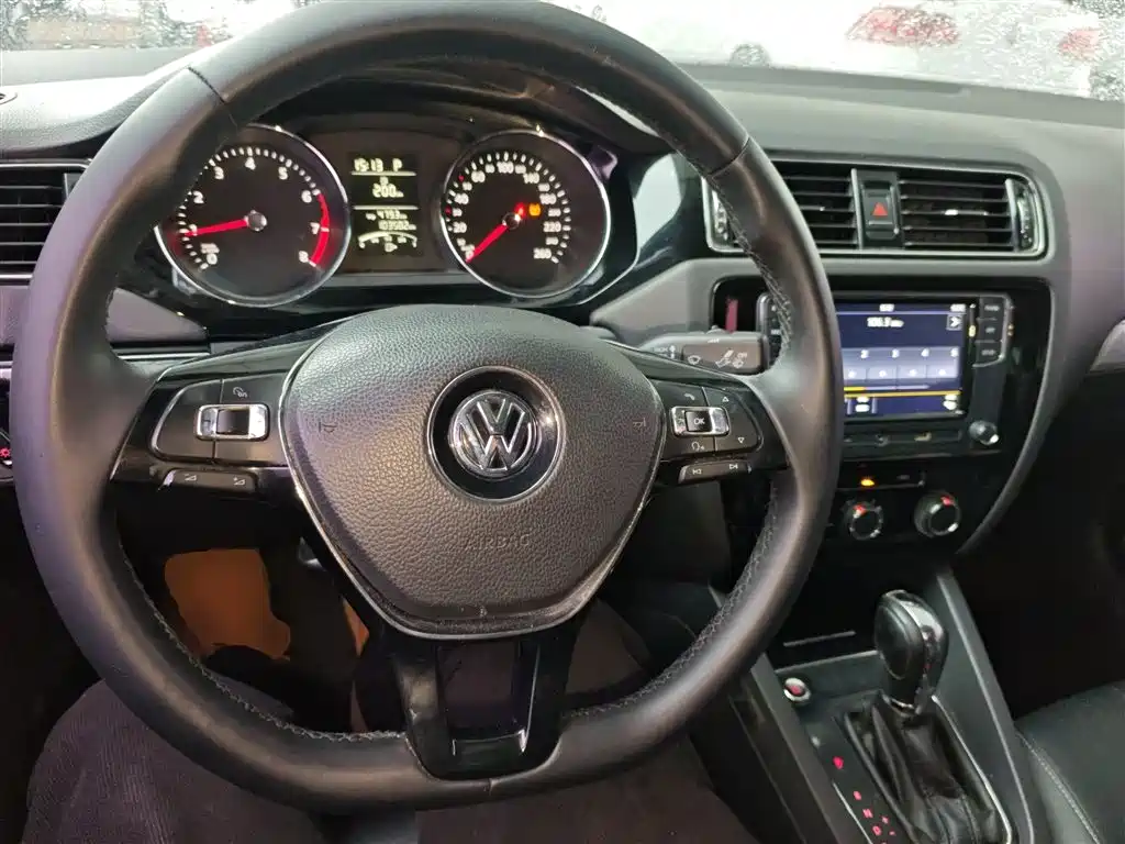 Volkswagen Sagitar 2018 1.6L Automatic Comfort