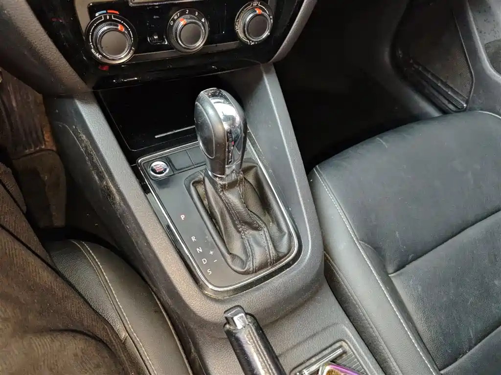 Volkswagen Sagitar 2018 1.6L Automatic Comfort
