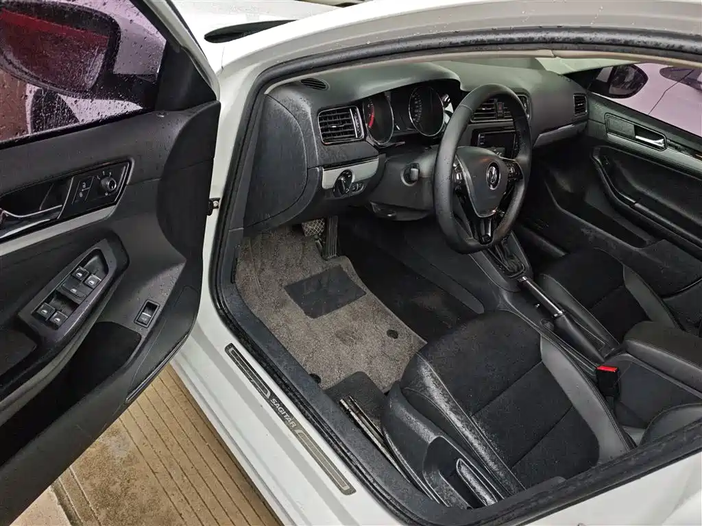 Volkswagen Sagitar 2018 1.6L Automatic Comfort