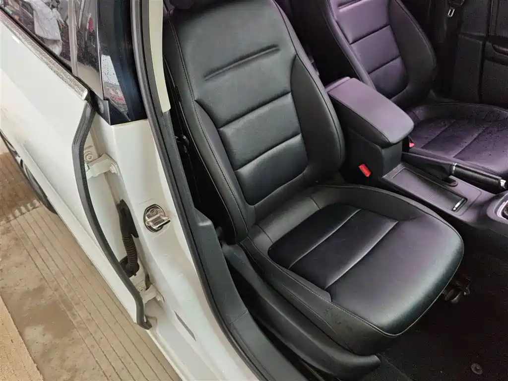Volkswagen Sagitar 2018 1.6L Automatic Comfort