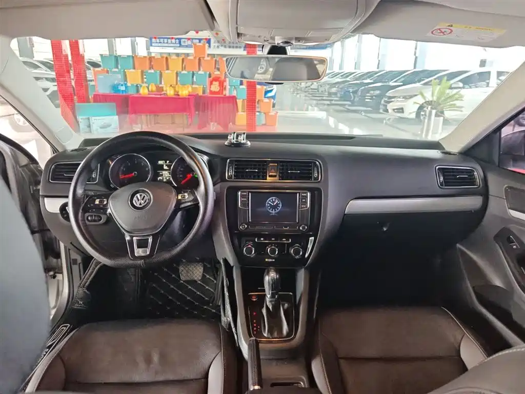Volkswagen Sagitar 2018 1.6L Automatic Comfort