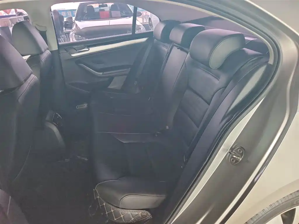 Volkswagen Sagitar 2018 1.6L Automatic Comfort