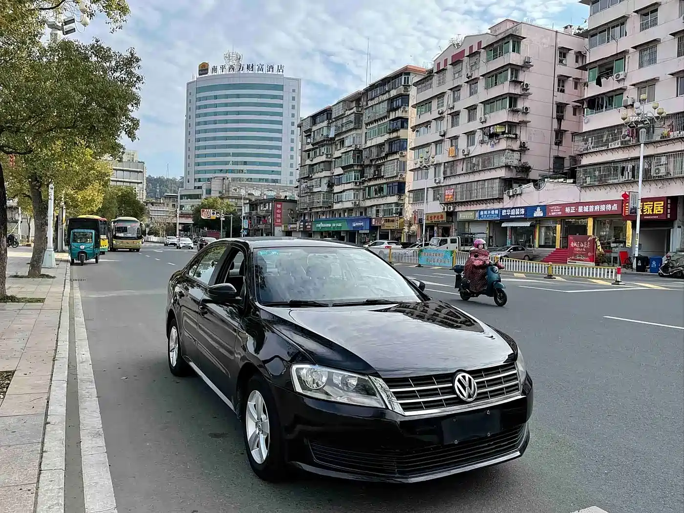 Volkswagen Lavida 2013 Facelift Classic 1.6L Automatic Trend