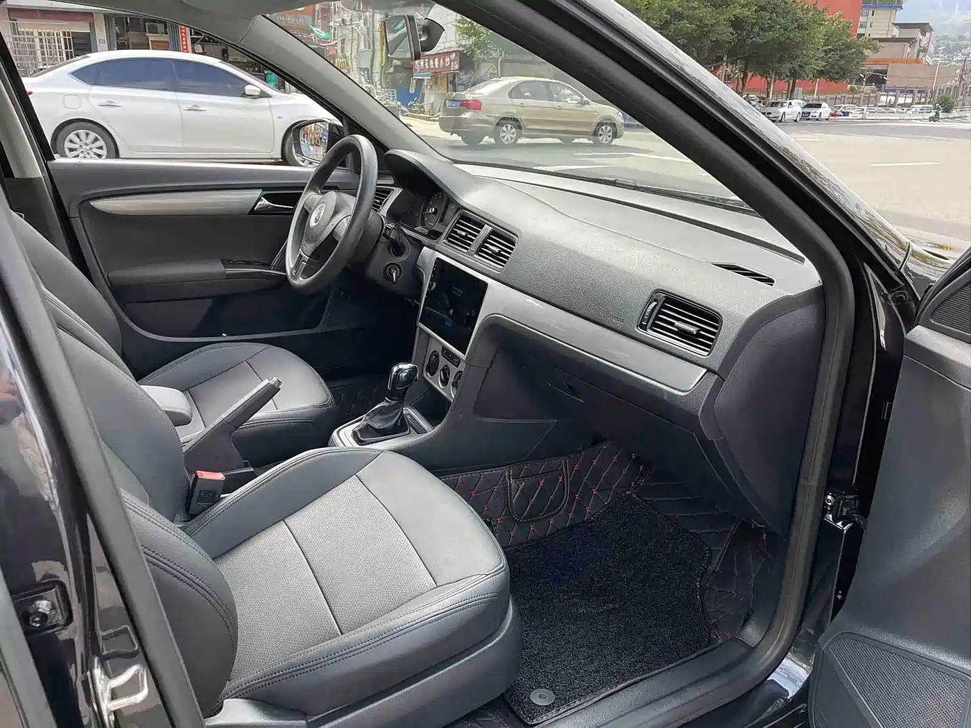 Volkswagen Lavida 2013 Facelift Classic 1.6L Automatic Trend