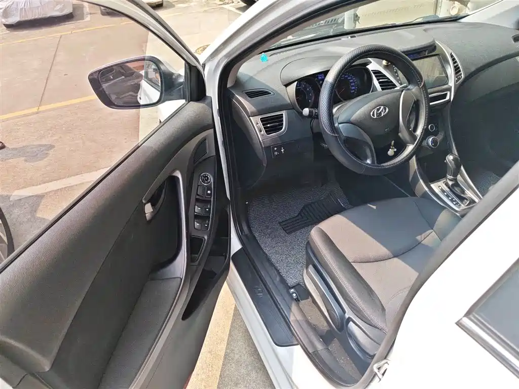 Hyundai Langdong 2016 1.6L Automatic Smart Edition