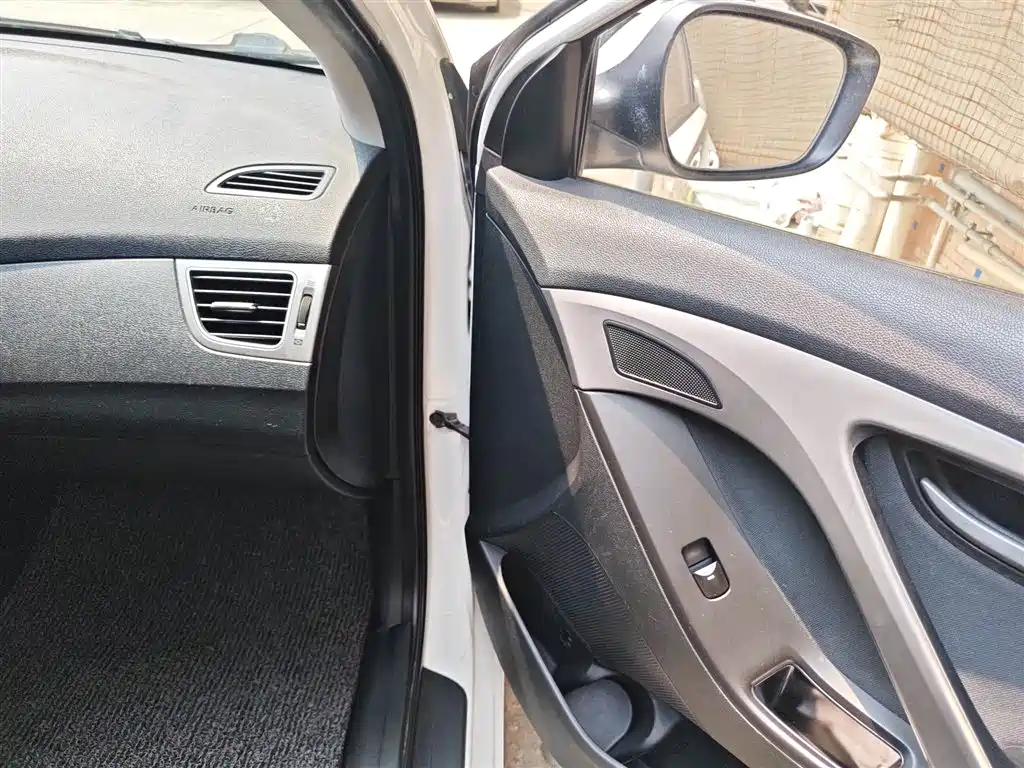 Hyundai Langdong 2016 1.6L Automatic Smart Edition
