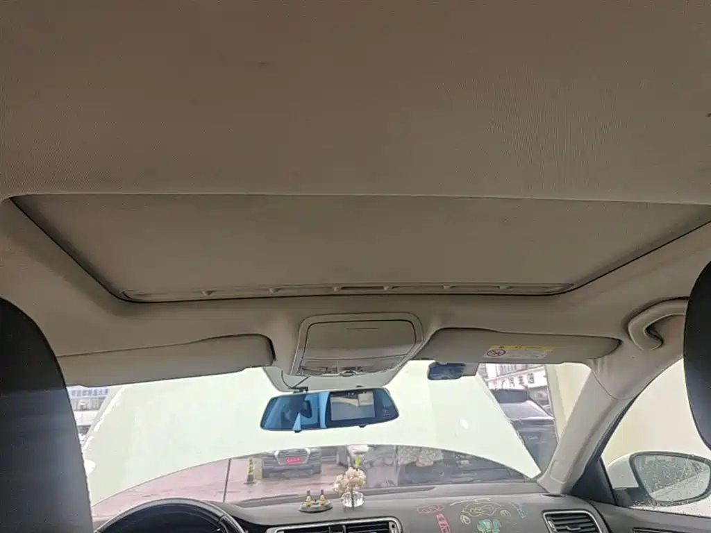Volkswagen Sagitar 2017 1.6L Automatic Comfort