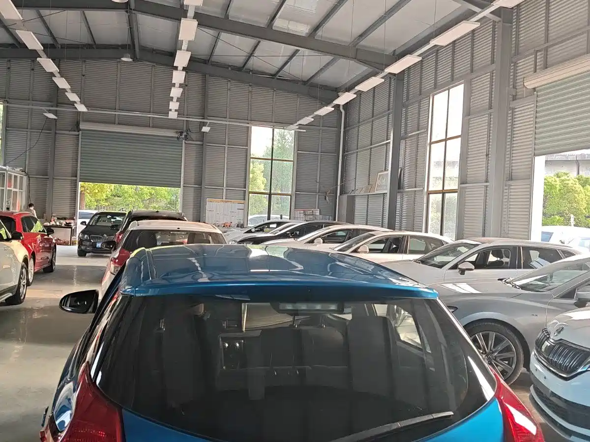 Toyota YARiS L Zhi Xuan 2015 1.5E Auto Charming Edition