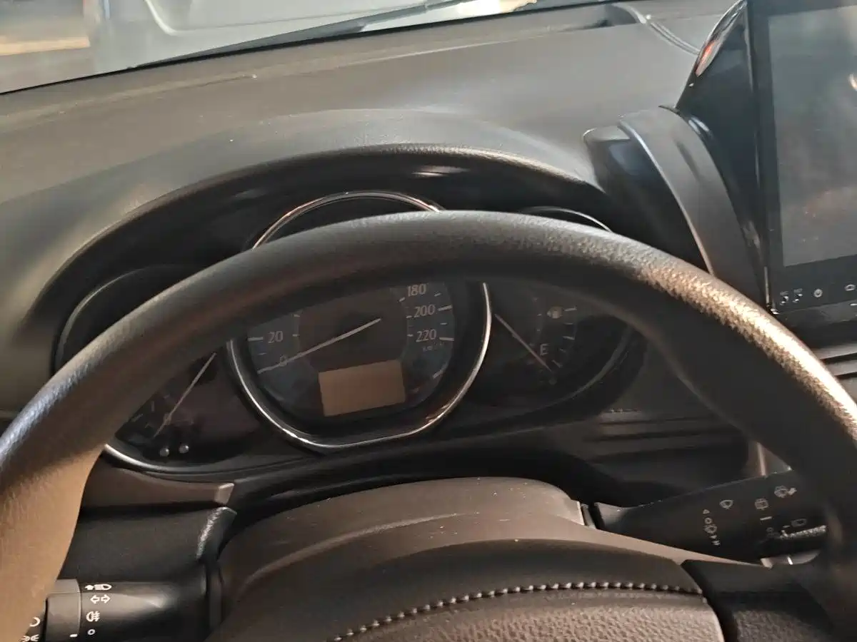 Toyota YARiS L Zhi Xuan 2015 1.5E Auto Charming Edition