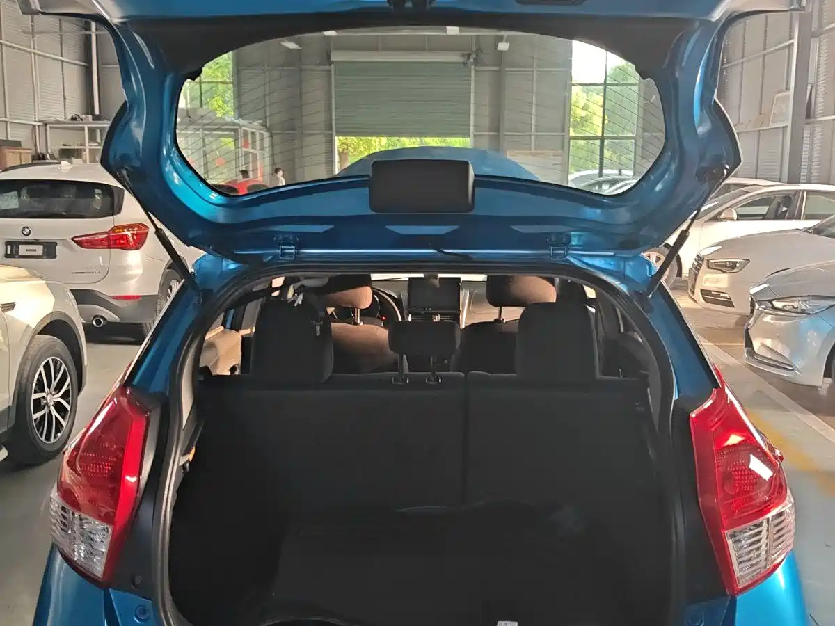 Toyota YARiS L Zhi Xuan 2015 1.5E Auto Charming Edition