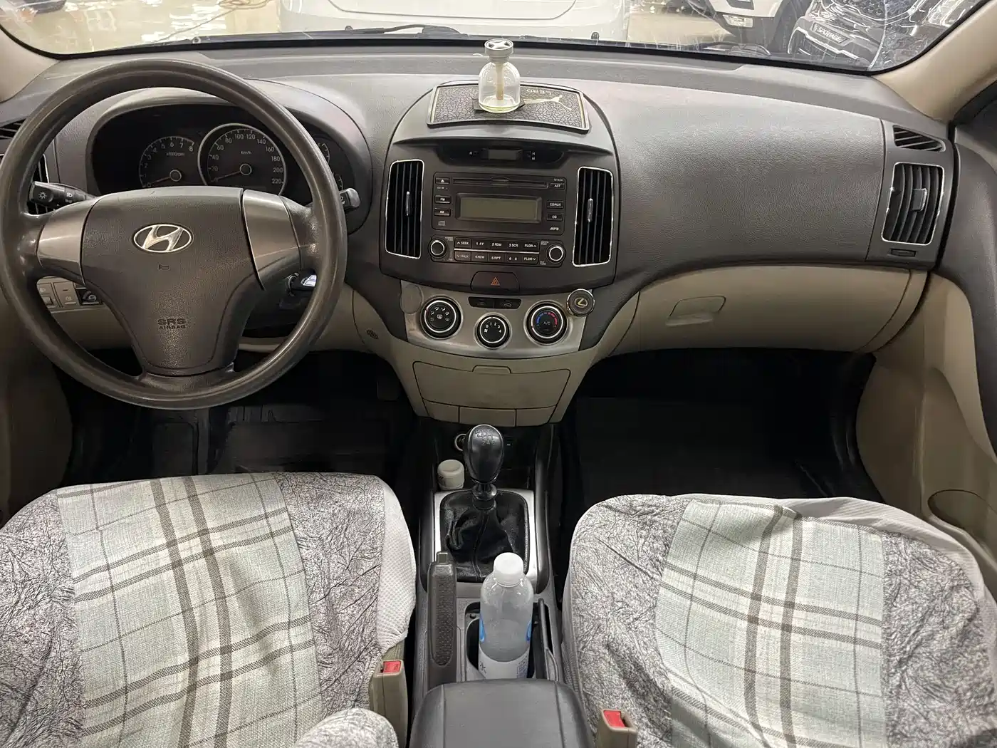 Hyundai Elantra 2016 1.6L Manual Family Joy Edition
