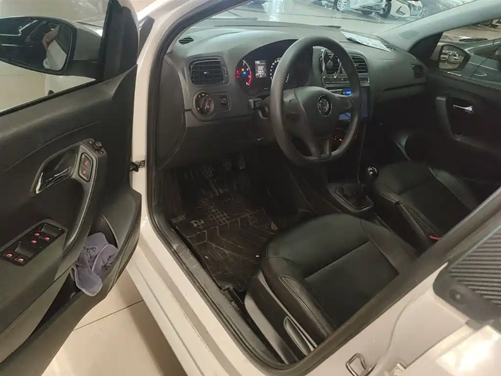 Volkswagen Polo 2016 1.4L Manual Trend