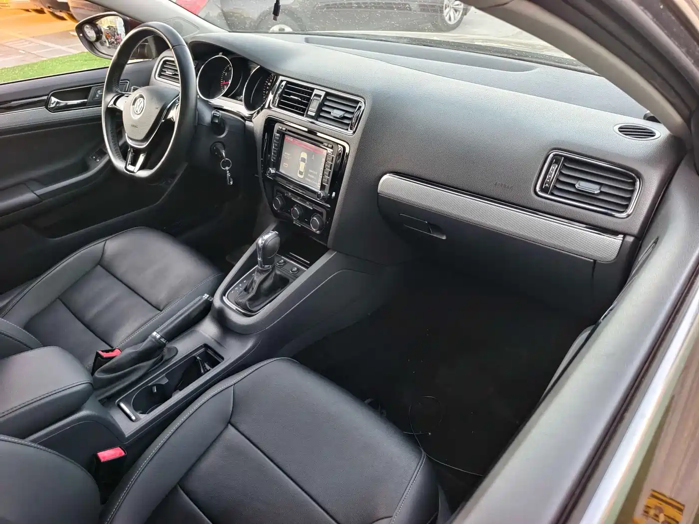Volkswagen Sagitar 2015 230TSI Automatic Comfort