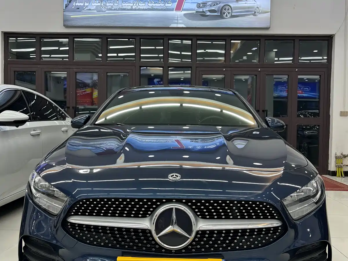 Mercedes-Benz Mercedes-Benz A-Class 2019 A 180 L Sport Sedan