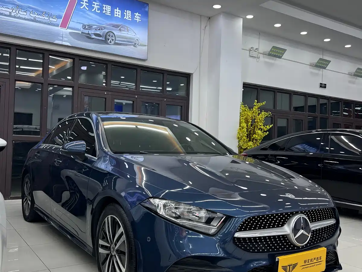 Mercedes-Benz Mercedes-Benz A-Class 2019 A 180 L Sport Sedan