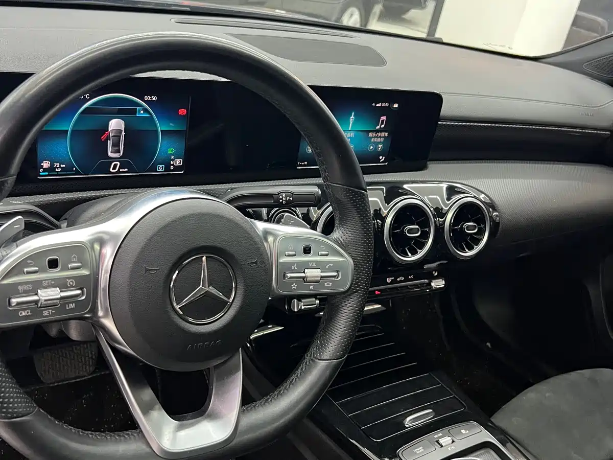 Mercedes-Benz Mercedes-Benz A-Class 2019 A 180 L Sport Sedan
