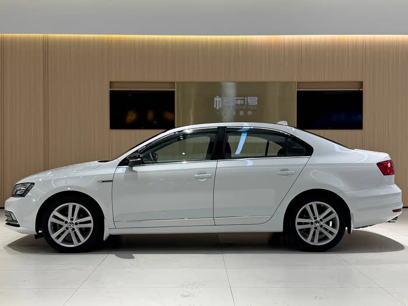 Volkswagen Sagitar 2018 280TSI DSG Luxury
