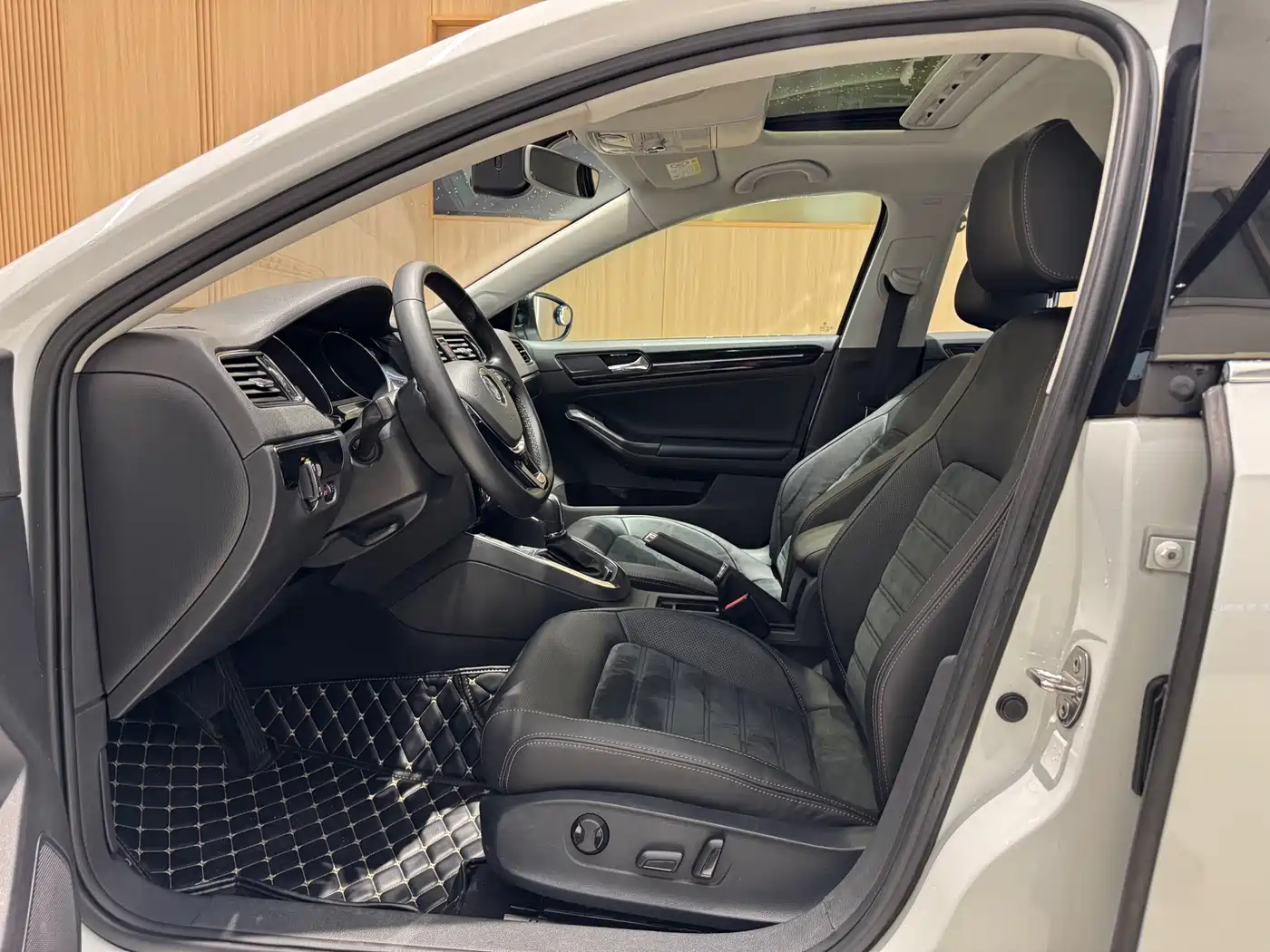 Volkswagen Sagitar 2018 280TSI DSG Luxury