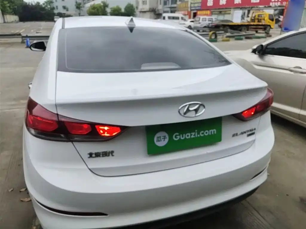 Hyundai Elantra 2016 Model 1.6L Automatic Smart Elite