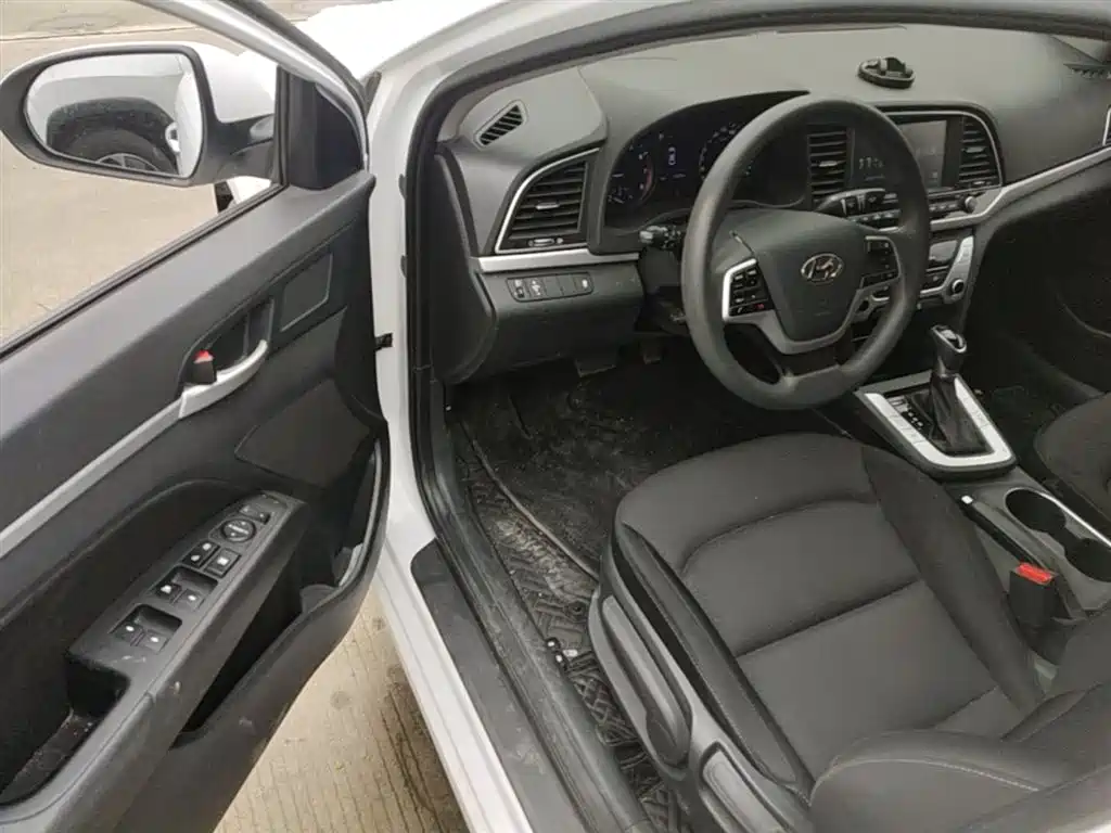 Hyundai Elantra 2016 Model 1.6L Automatic Smart Elite