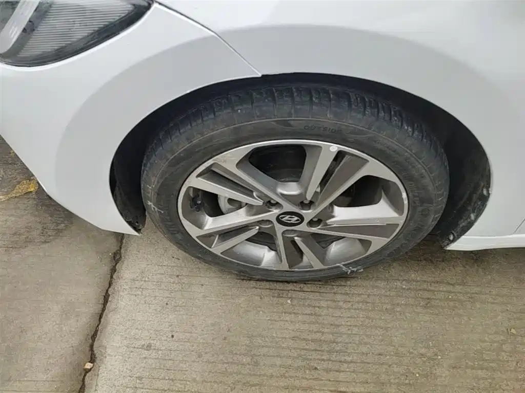 Hyundai Elantra 2016 Model 1.6L Automatic Smart Elite