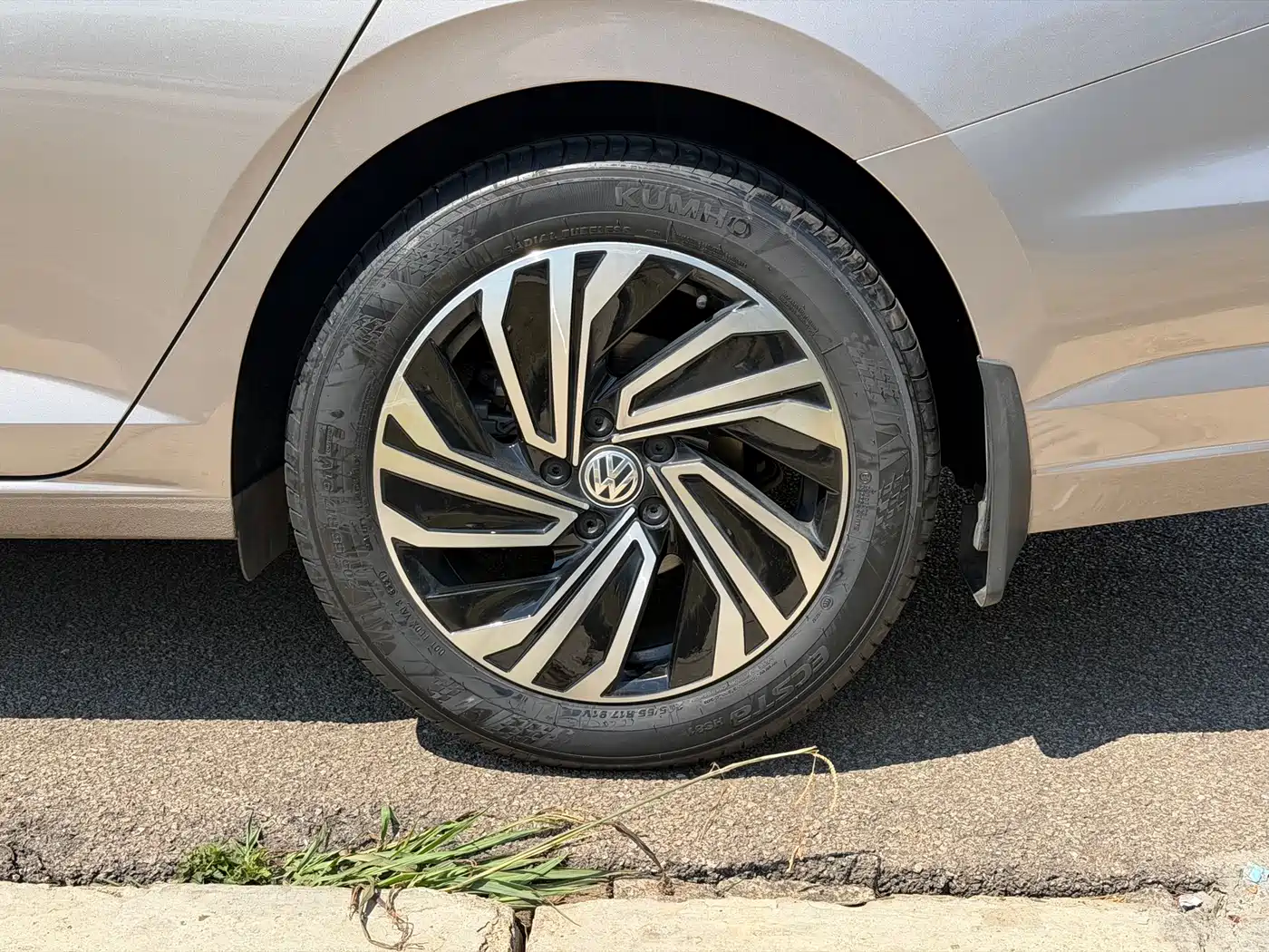 Volkswagen Sagitar 2022 200TSI DSG Soaring Edition