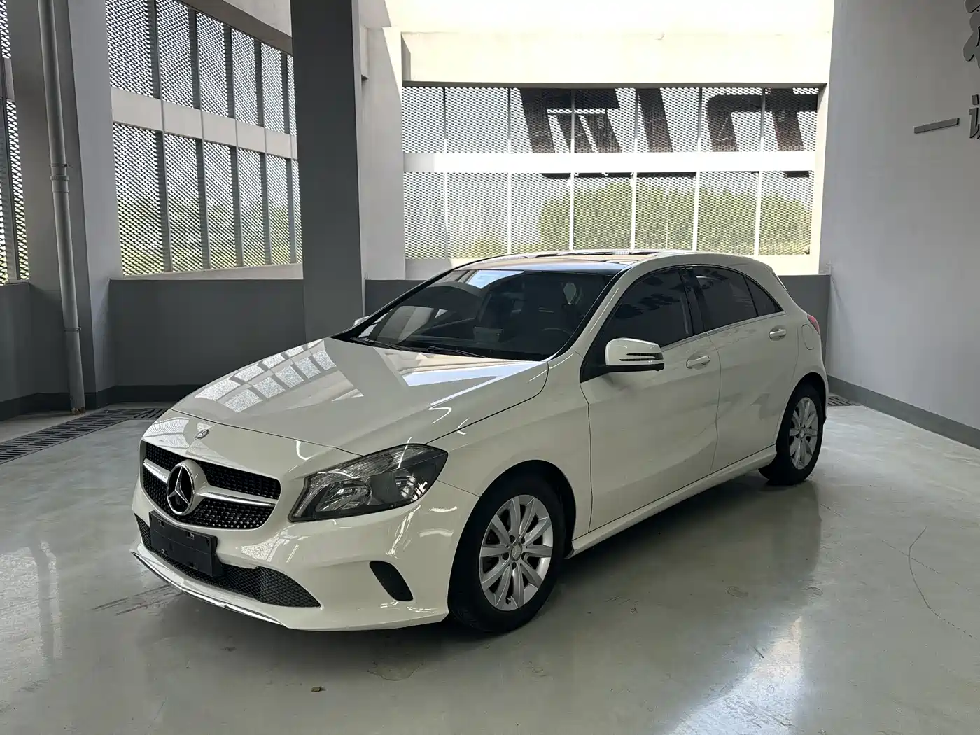 Mercedes-Benz Mercedes-Benz A-Class (Import) 2016 A 180