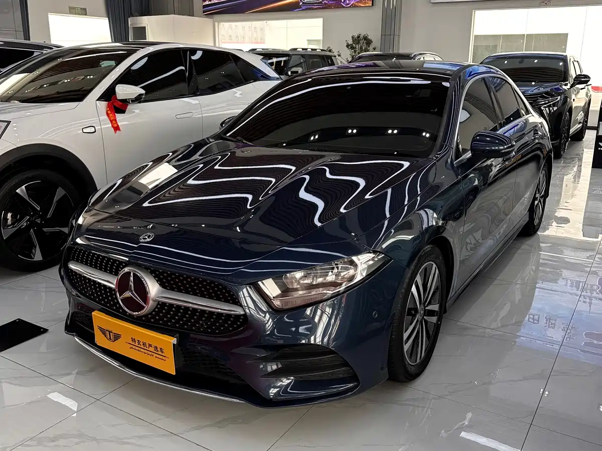 Mercedes-Benz Mercedes-Benz A-Class 2019 A 180 L Sport Sedan