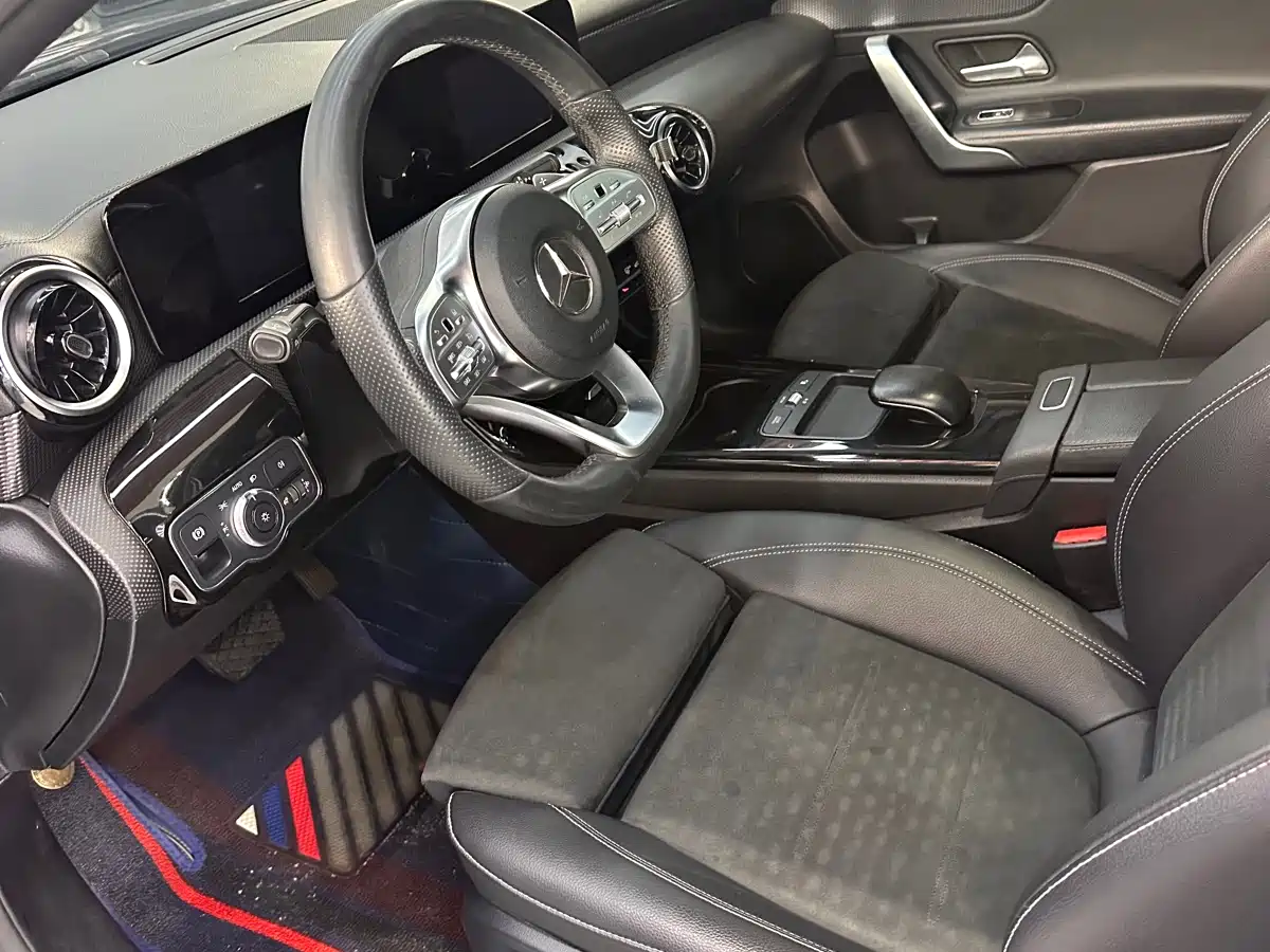 Mercedes-Benz Mercedes-Benz A-Class 2019 A 180 L Sport Sedan