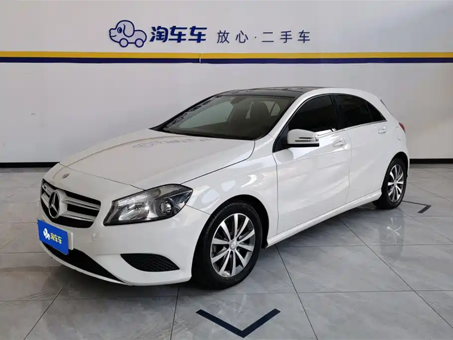 Mercedes-Benz Mercedes-Benz A-Class (Import) 2015 A 180 Standard