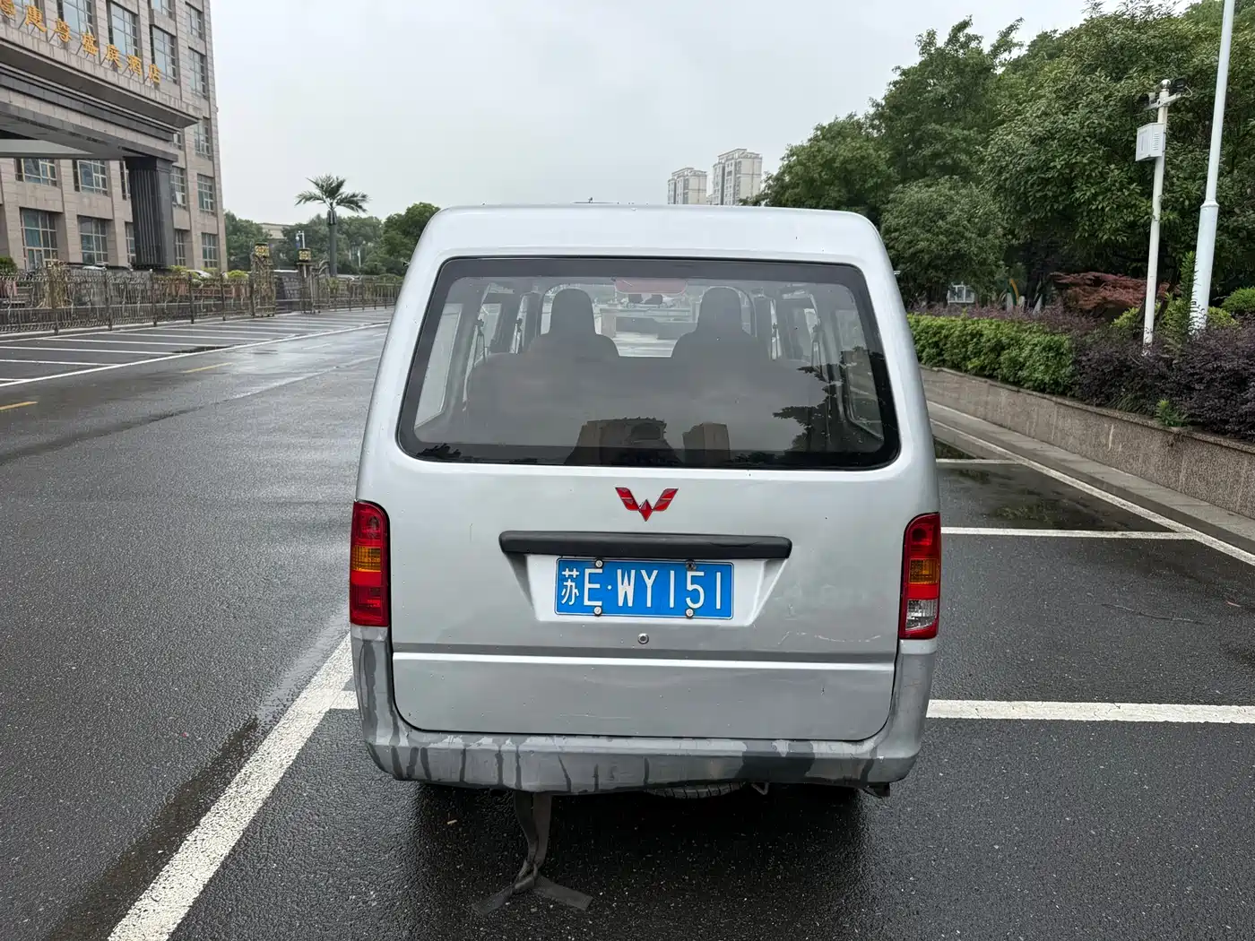 Wuling Motors Wuling Zhiguang 2015 1.2L Standard LSI
