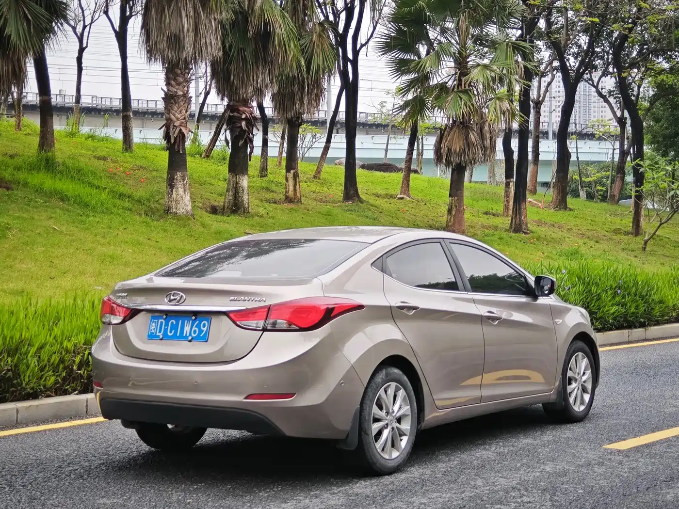 Hyundai Langdong 2016 1.6L Automatic Smart Edition