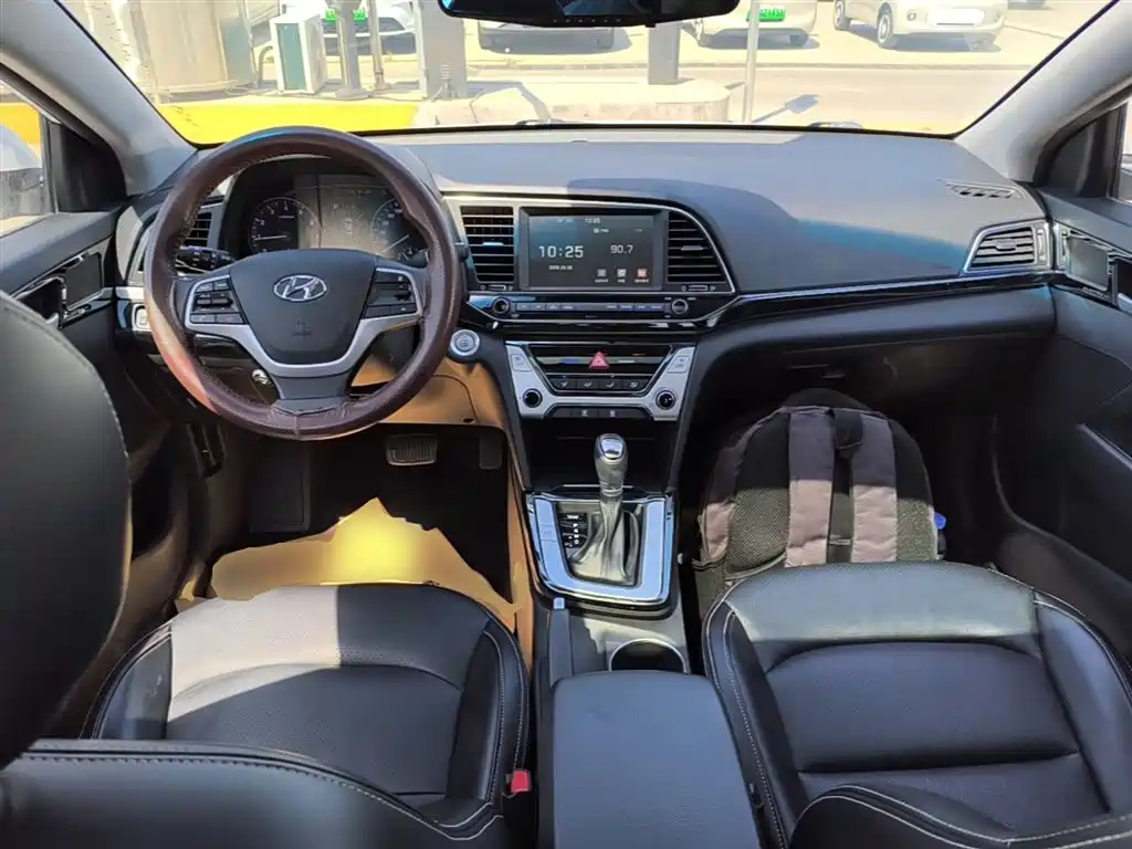 Hyundai Elantra 2016 Model 1.6L Automatic Smart Elite