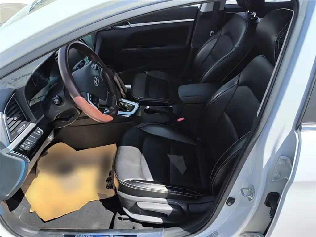 Hyundai Elantra 2016 Model 1.6L Automatic Smart Elite