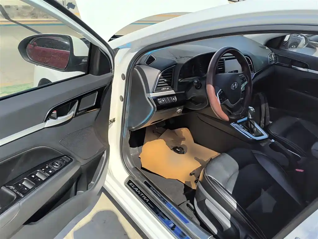 Hyundai Elantra 2016 Model 1.6L Automatic Smart Elite